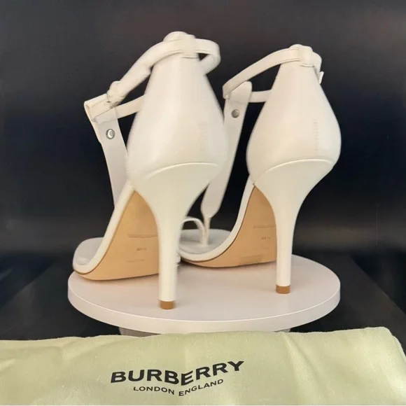 💰⬇️ BURBERRY 
Optic White Stephanie Pumps 
EU38.5 - Picture 10 of 13